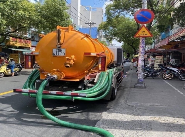 Dịch vụ cho thu&ecirc; xe bồn vận chuyển b&ugrave;n vi sinh quận​ 6 mang nhiều lợi &iacute;ch