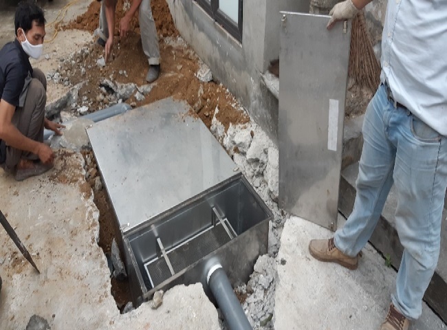 Gi&aacute; h&uacute;t hầm mỡ TPHCM kh&ocirc;ng c&ocirc;́ định tr&ecirc;n thị trường