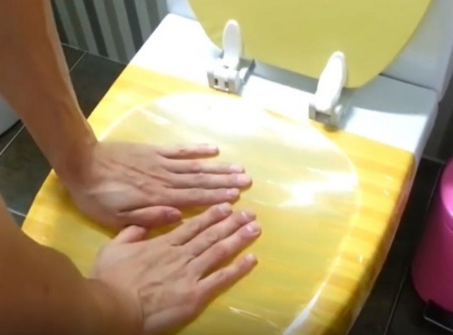 Th&ocirc;ng cống bằng &aacute;p lực v&agrave; băng keo