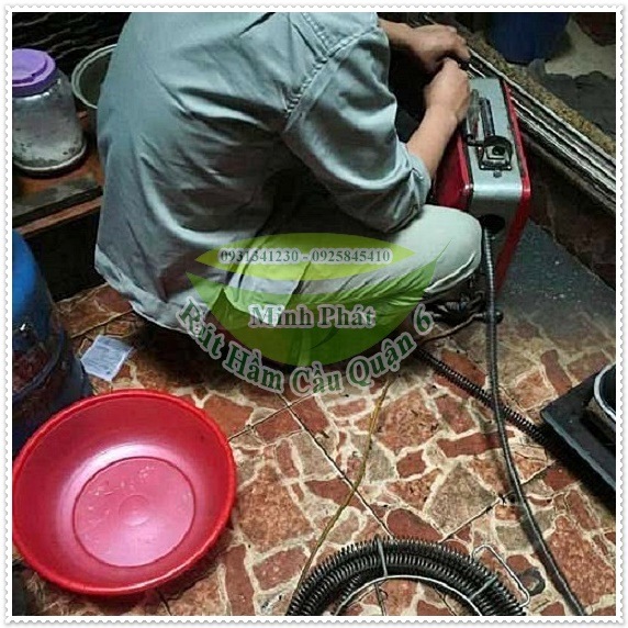 Th&ocirc;ng nghẹt bồn cầu bằng chất tẩy rửa